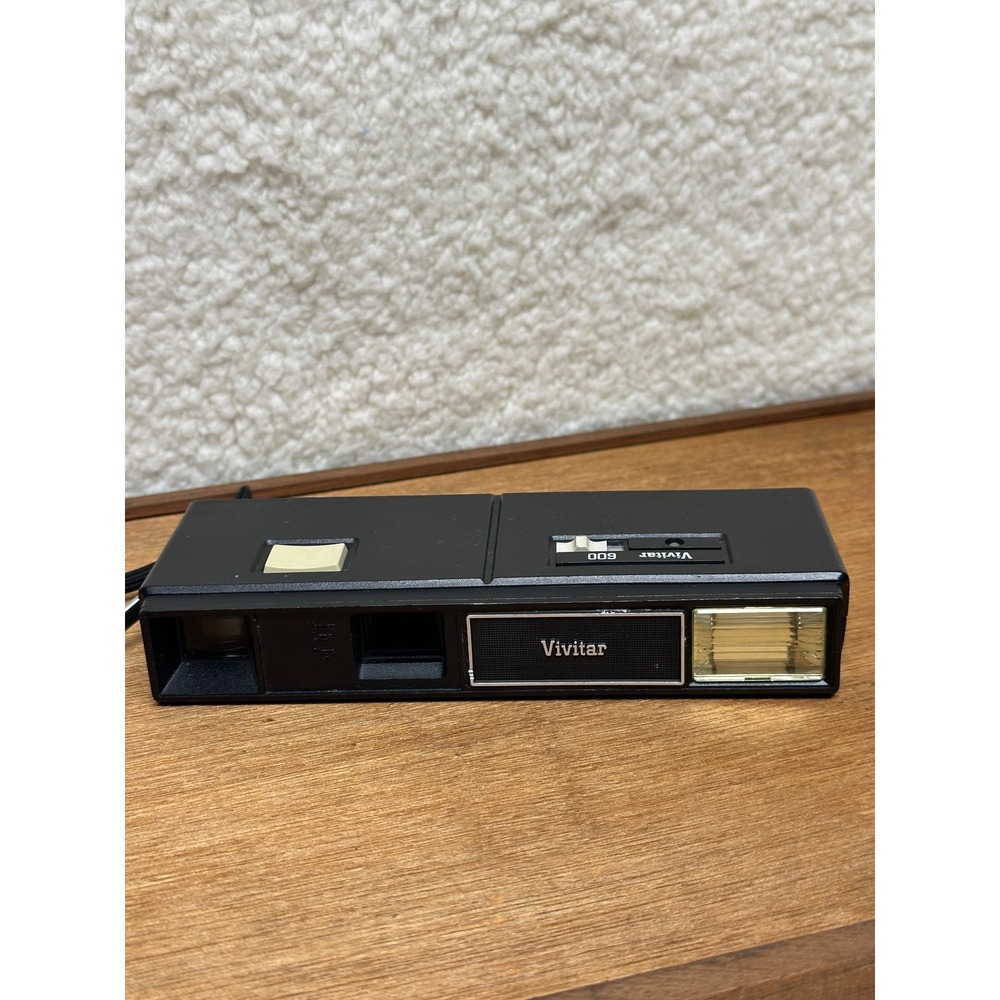 Vivitar 600 Pocket Camera Vintage 110 Film Point and Shoot Black Flash